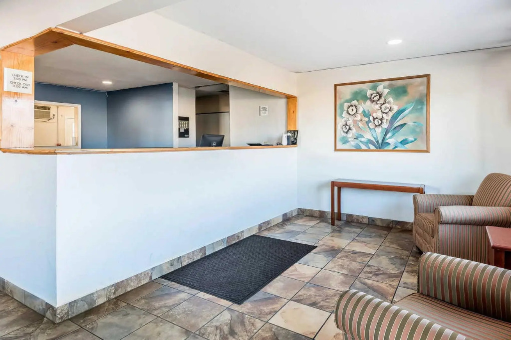 Rodeway Inn & Suites