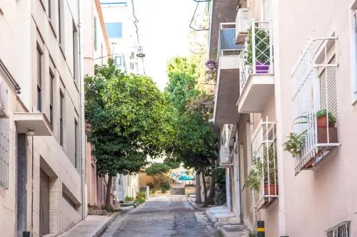 Family House next to Acropolis