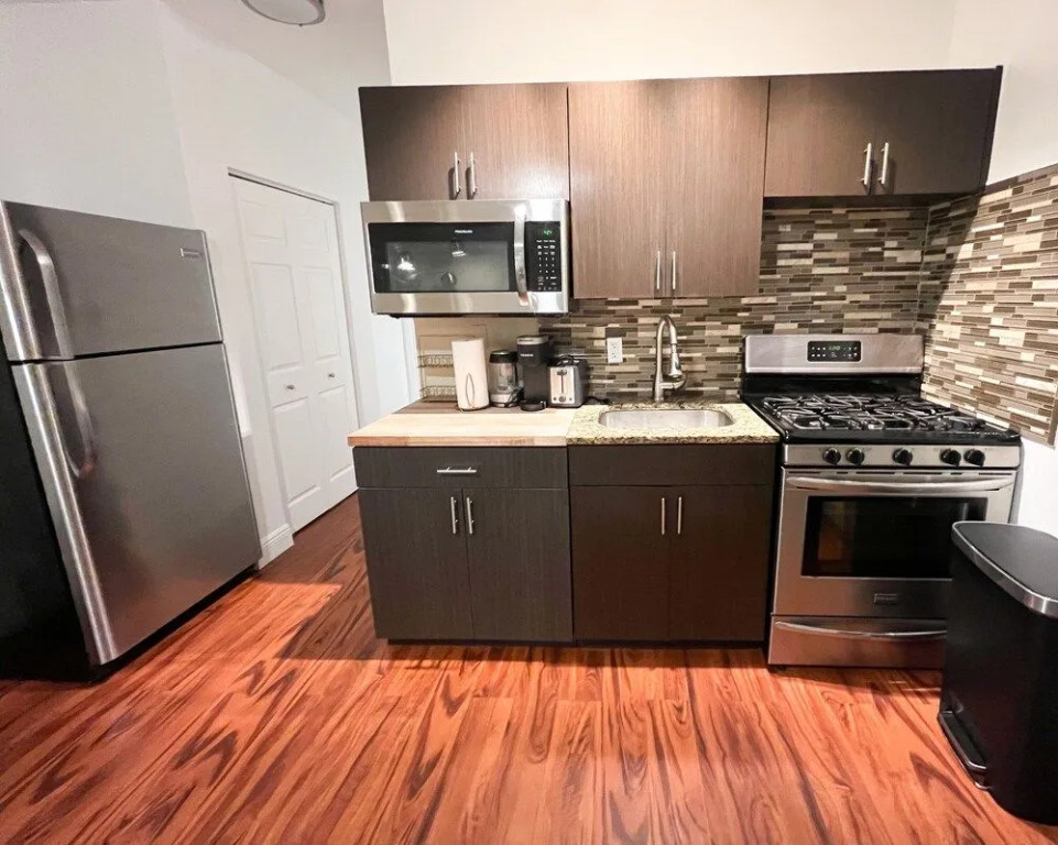 The Pearl Beachside Apartments on Hollywood Beach