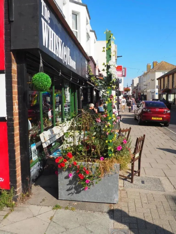 Beautiful 2BD Coastal Hideaway Central Worthing