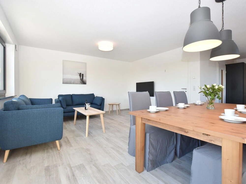 Beautiful Holiday Home in Kühlungsborn Near Sea