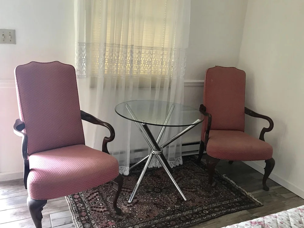 Leola Inn and Suites