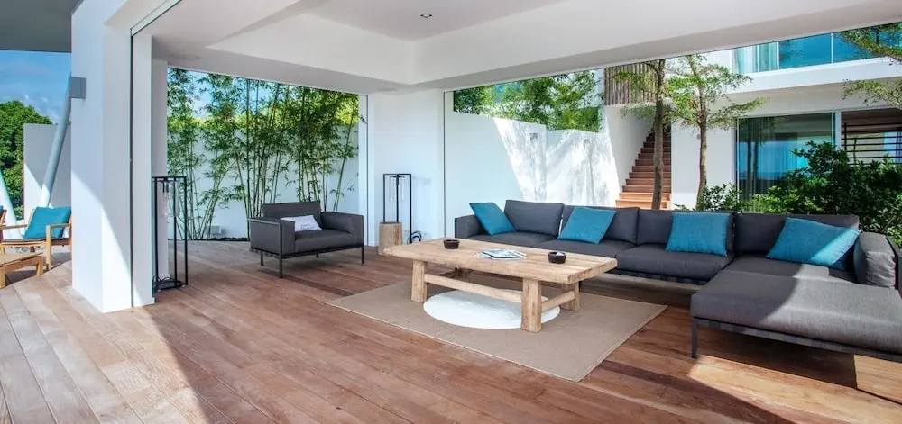 Villa Wings