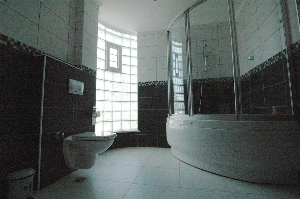Luxury 4 Bedroom Detached Villa