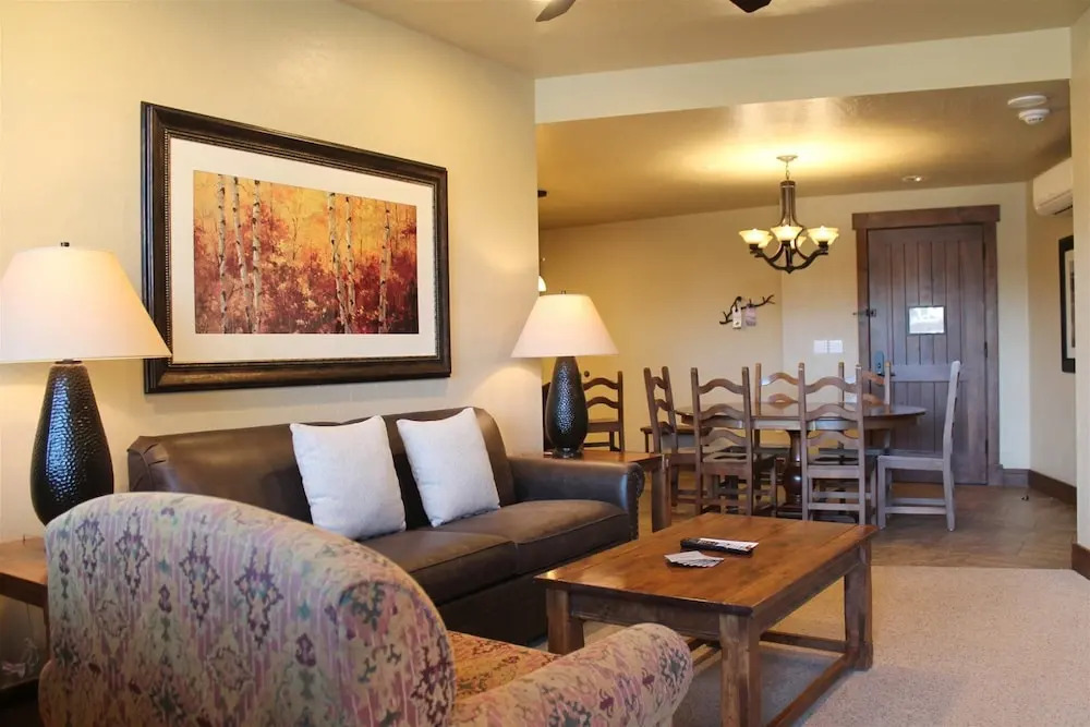 Grand Timber Lodge