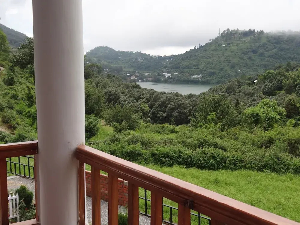 Luxury Suites overlooking lake at Naukuchiatal Nainital