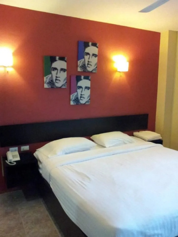 At Thalang Hotel