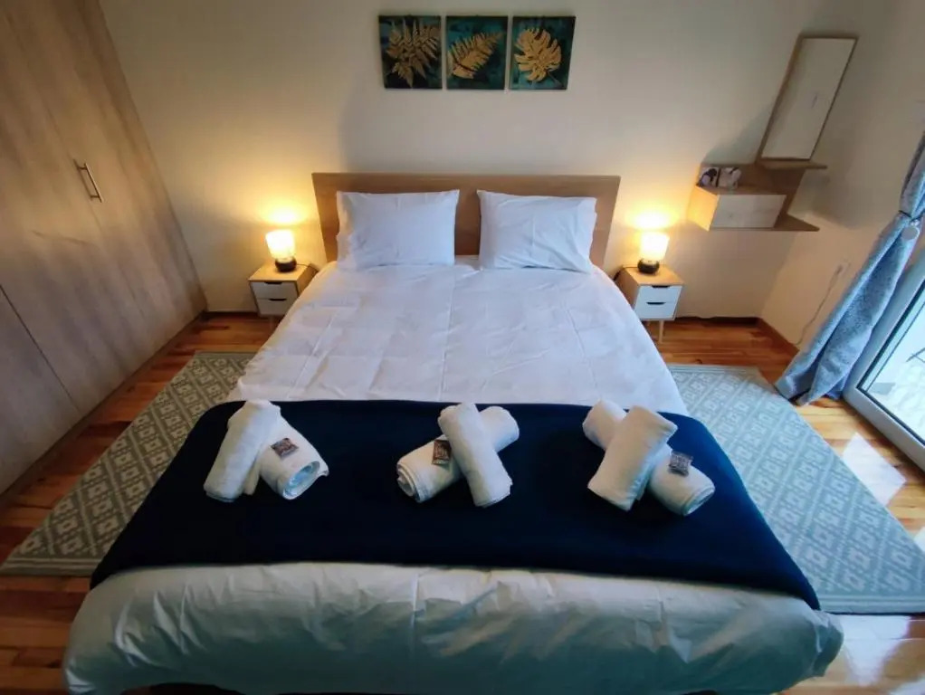 Wood & White apartment in historic center with 2 bedrooms