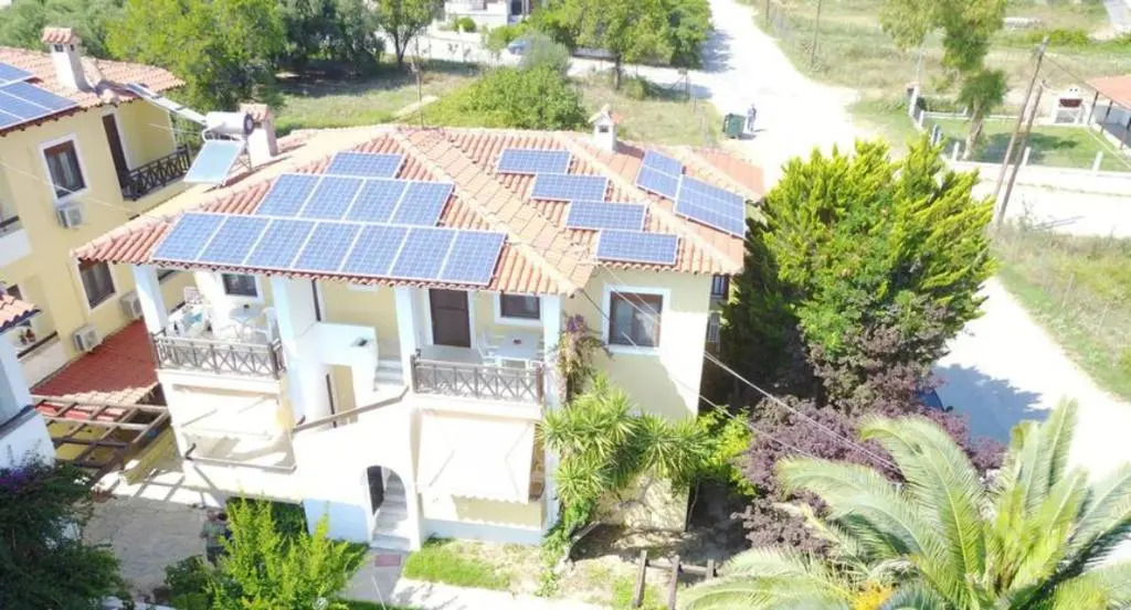 Melina Apartments - Bright Holiday Apartment in Nikiti