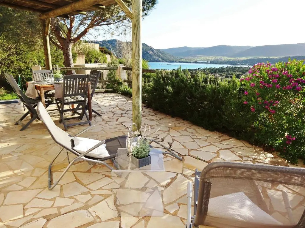 Residence Bellavista à Santa Giulia, proche de la plage et vue mer