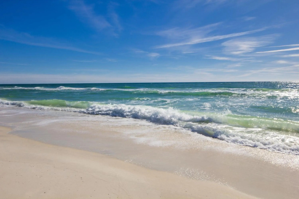 Gorgeous 3bd/2.5ba NEW Home w/ Private Heated Pool Steps From Beach!