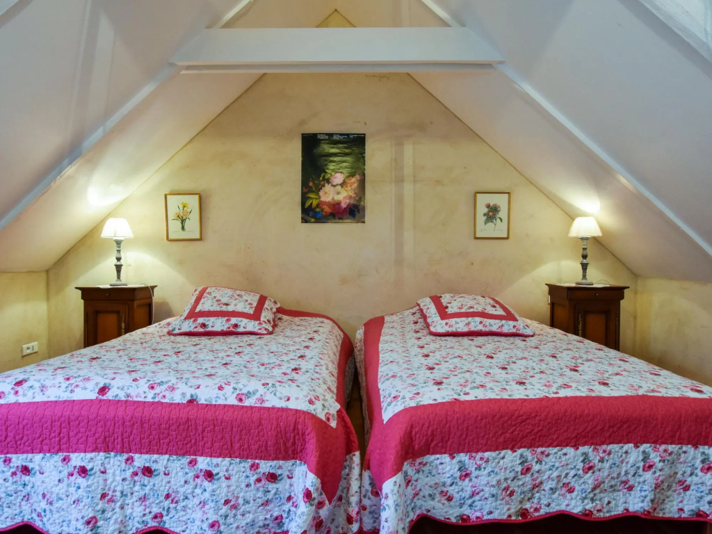Breton Escape in Querrien