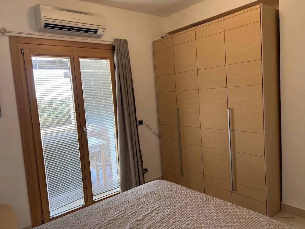 Villa Sleeps 4 With Rooftop Solarium