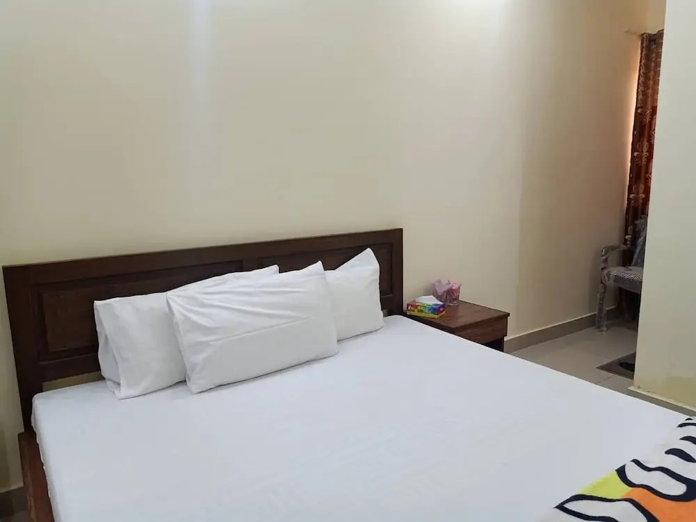 The Mall Luxury Guest House
