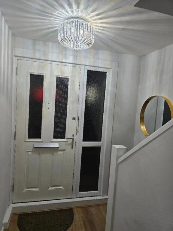 Hornchurch Cozy 2-bed Flat With Street Parking