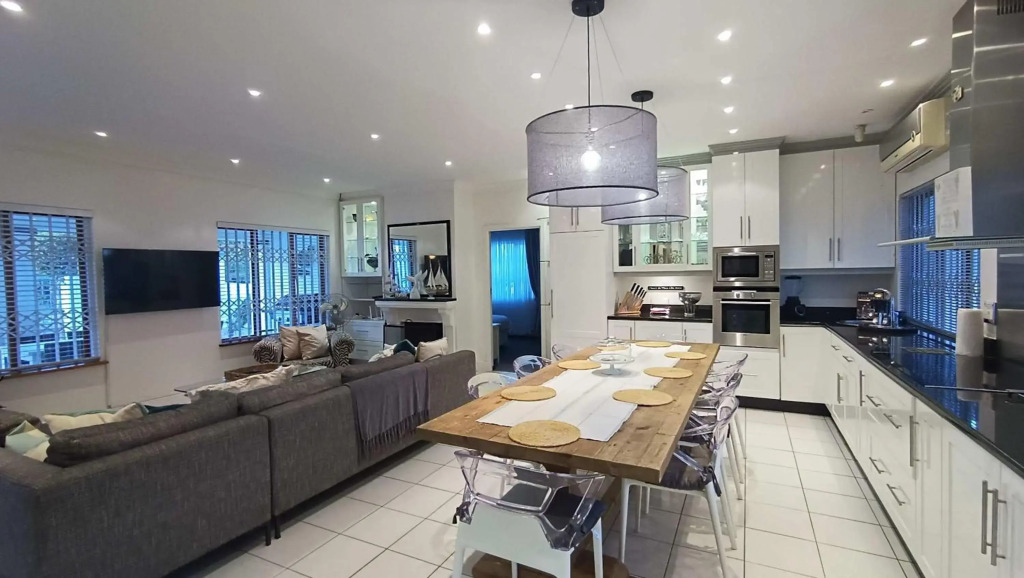 Villa Mintos - 4 bed 3 bath, Pool, 750m to Robberg 5 Beach