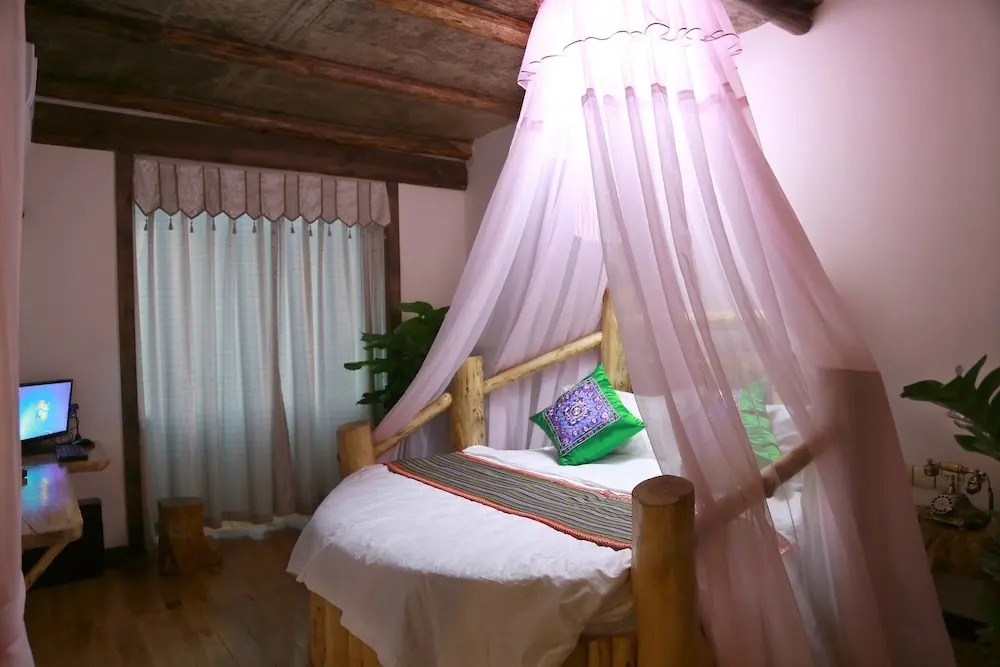 Xiangxi Cultural Inn in the Dream