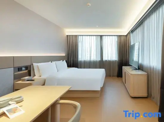 JI Hotel (Wuhan Guanggu Huashan New City Metro Station)