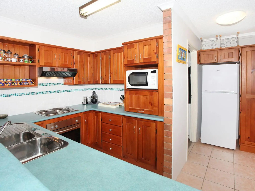 Courtney Cove 1 - Comfortable Two Bedroom Apartment on Mooloolaba Canal