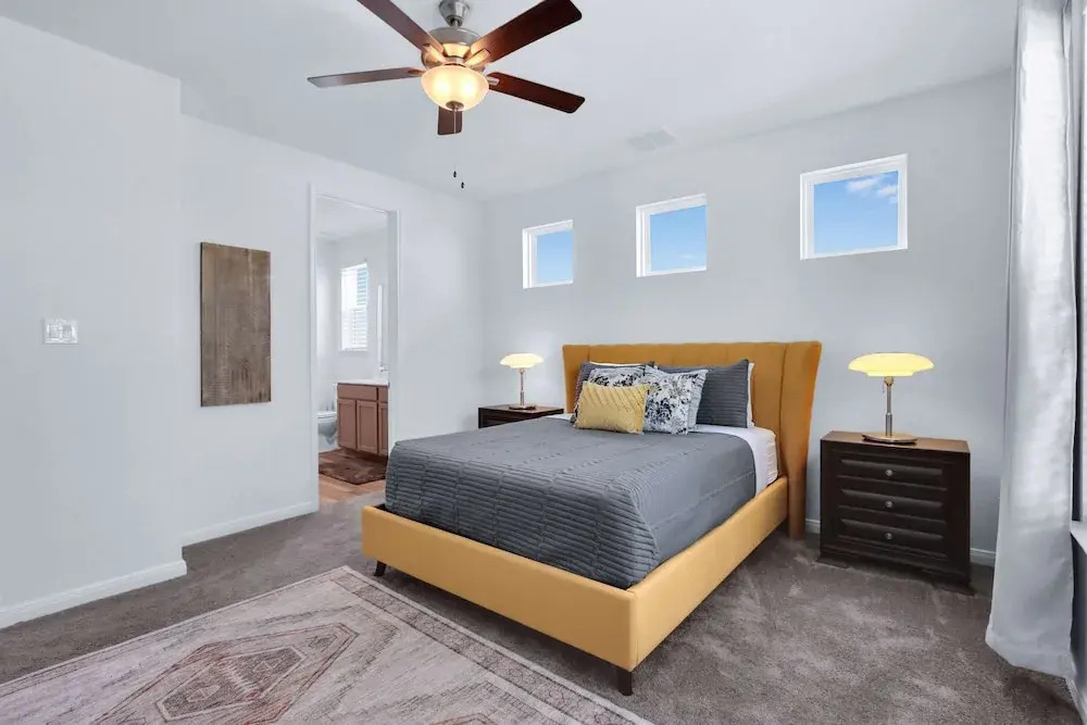 Gorgeous 2 BDR Cottage Minutes to Everything Nbtx!