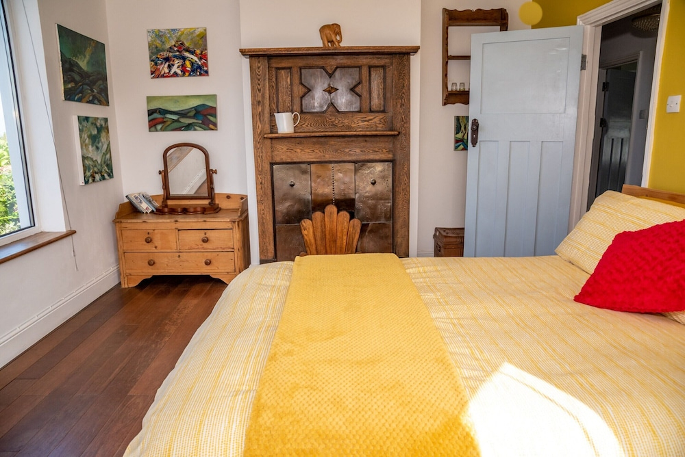 Bungalow in Pendeen With Stunning Sea Views