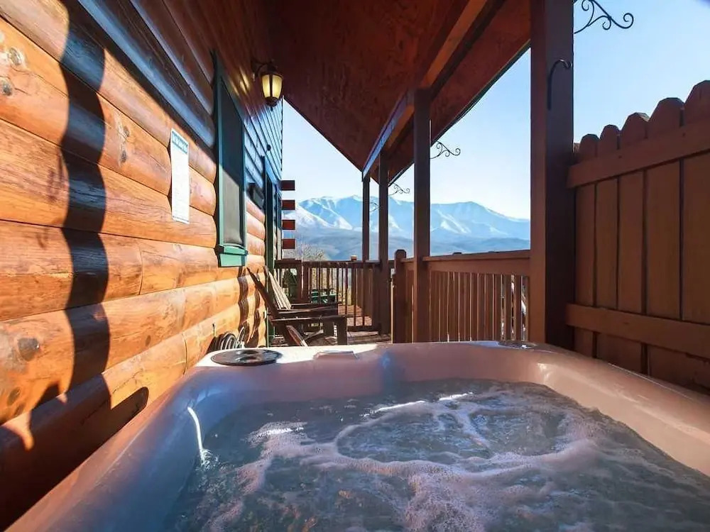 Gatlinburg Summit Views 2 Bedroom Home with Hot Tub