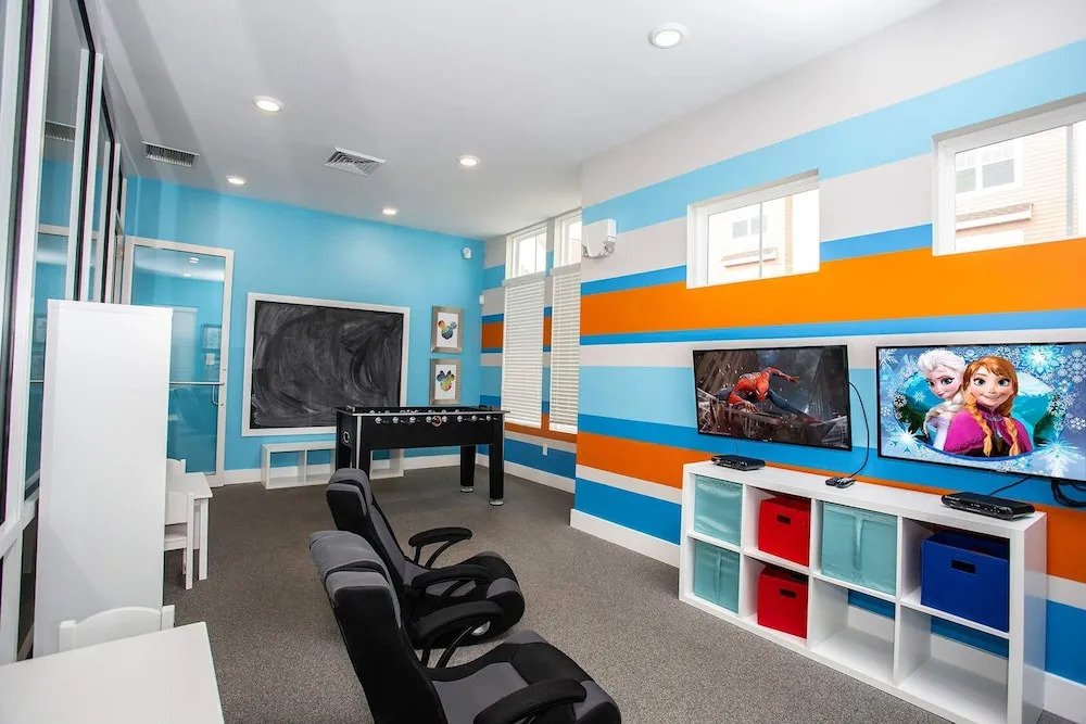 Stylish 4bed Townhome at Summerville Near Disney