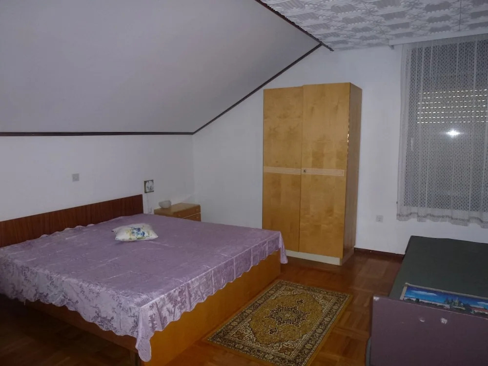 Barac Apartments