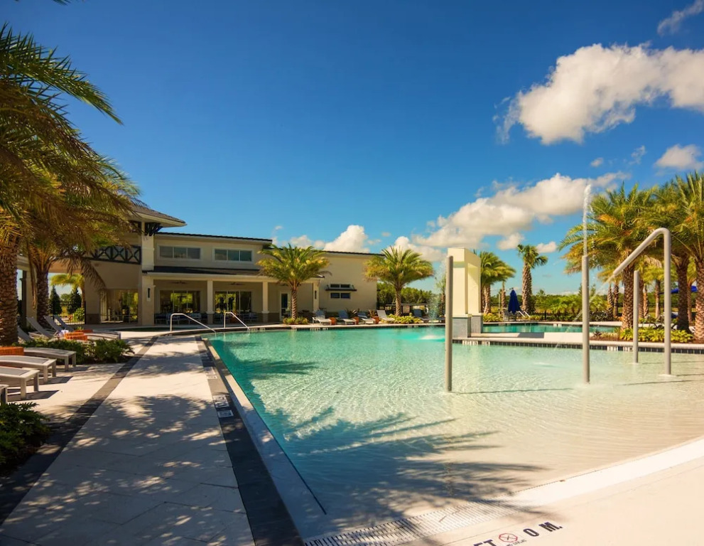 Stunning Vacation Home So3890