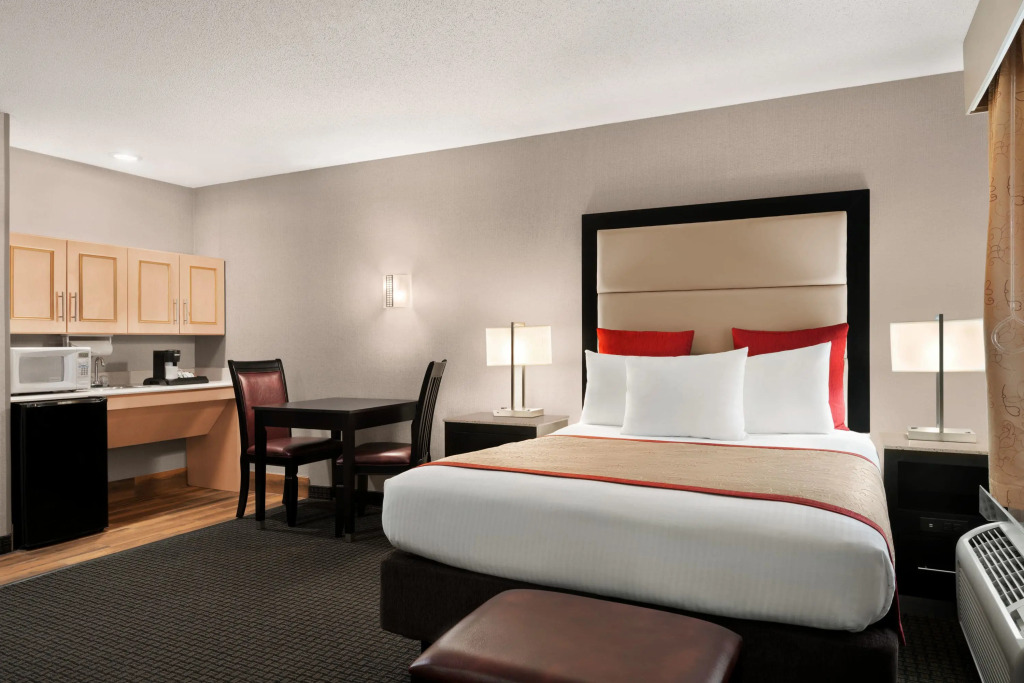 Lancaster Suites