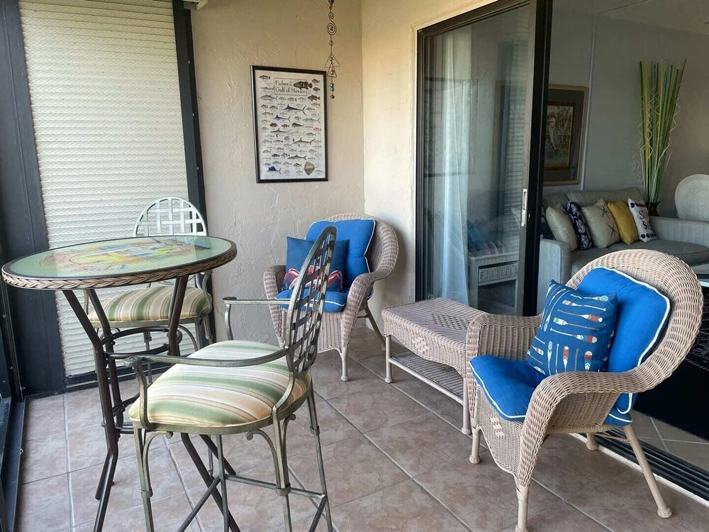 Estero Island Yacht Raquet Club Condo - Beautiful Canal Views