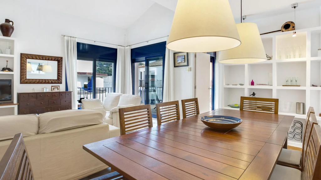 Rosamar in Llafranc With 3 Bedrooms and 2 Bathrooms