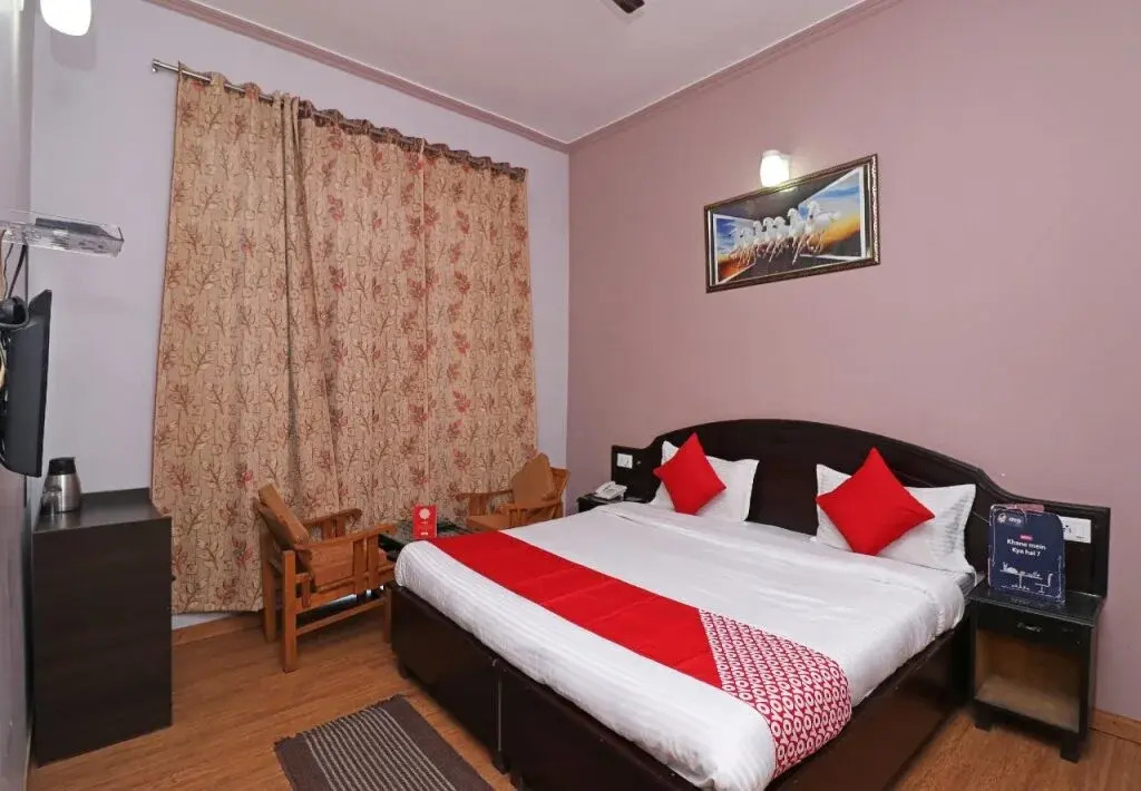 Hotel Binsar Rooms By OYO Rooms