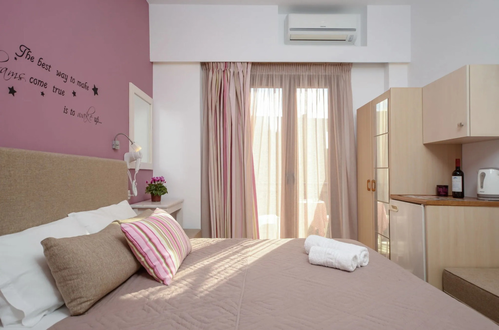 Panormos Hotel and Studios