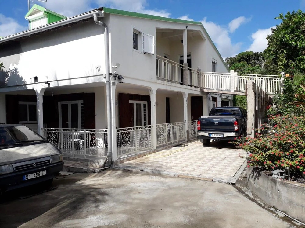 House with 3 Bedrooms in Vieux-Habitants, with Wonderful Sea View, Terrace And Wifi - 20 Km From the Beach