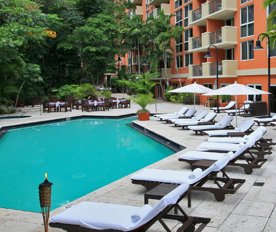 The Mutiny Luxury Suites Hotel