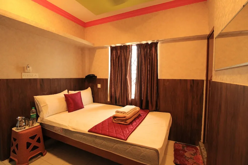 M.G.R. Park Inn