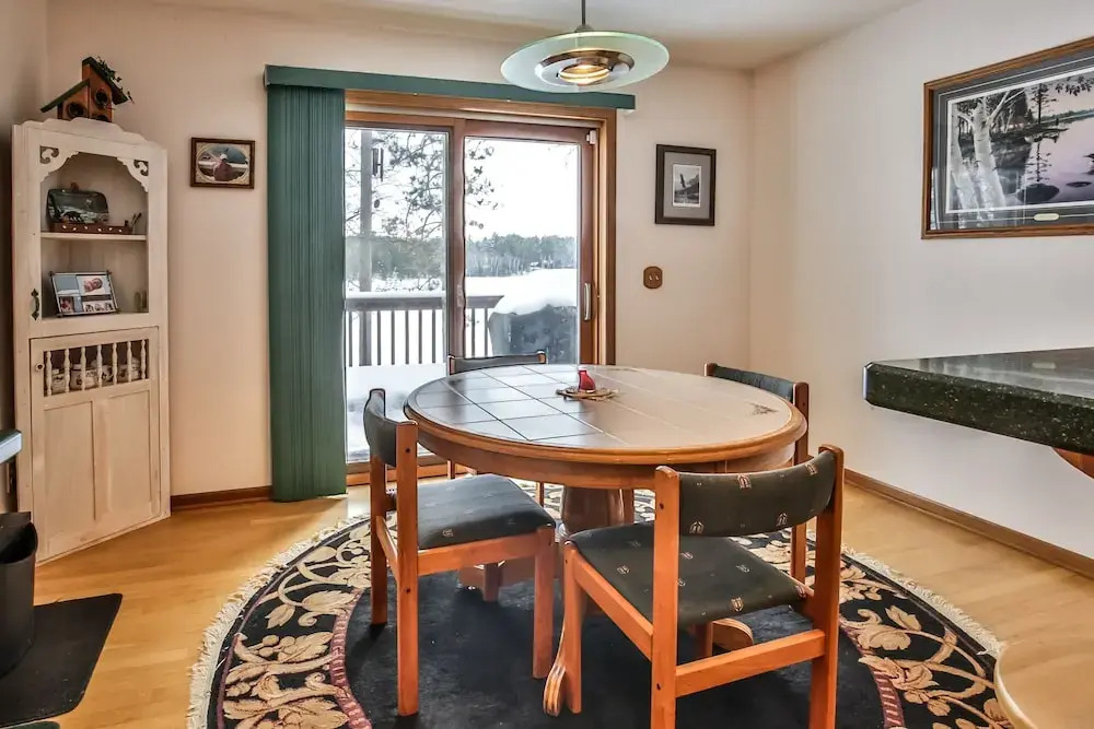 Pickerel Point Executive - 5 Br Home