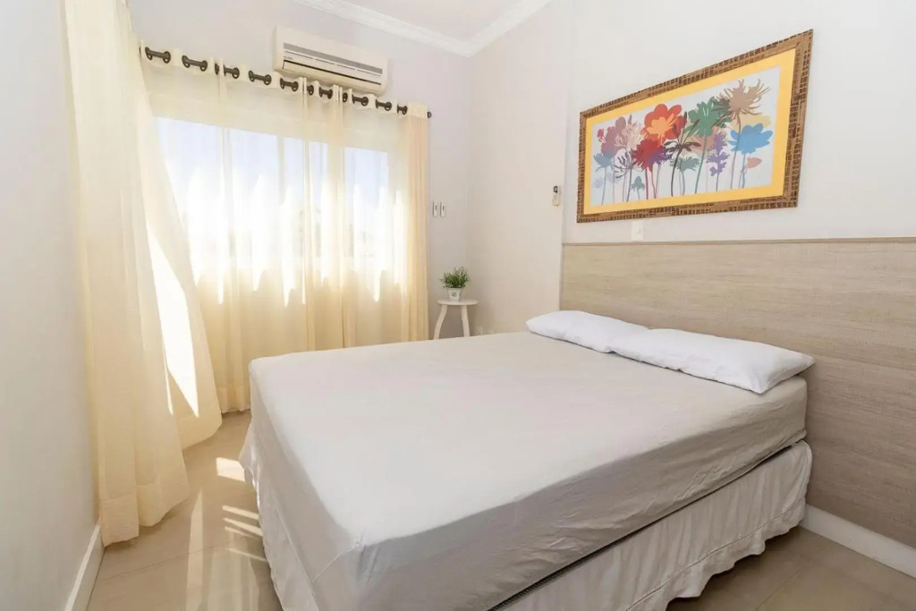 Maristela 201 - Apartamento na praia de Bombas com vista para o mar - à poucos passos da praia