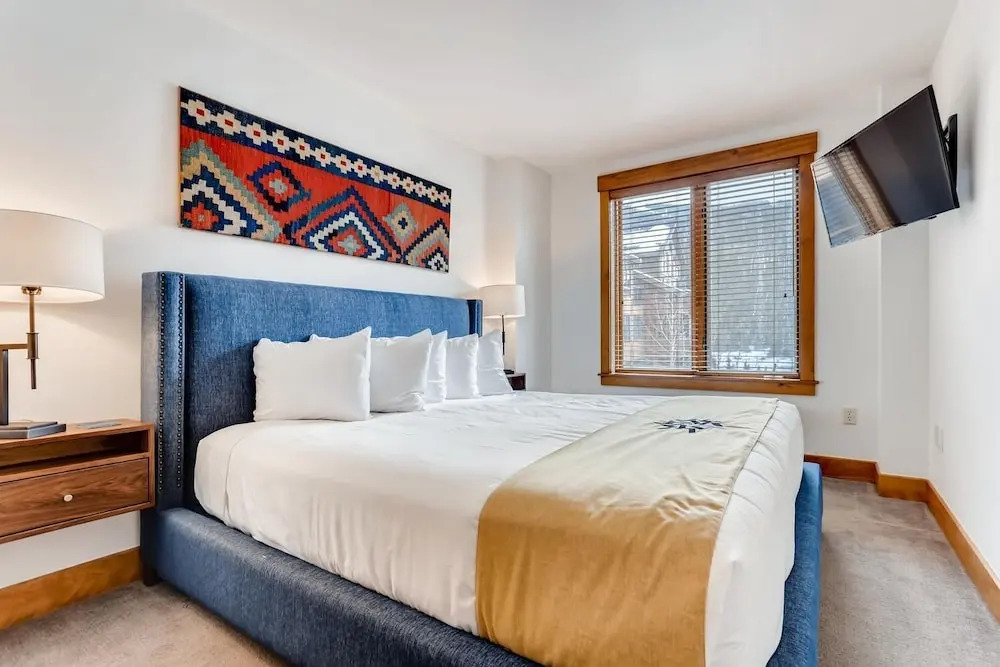 The Springs Premier 2 Br/2 Bath- Walk To Slopes 2 Bedroom Condo
