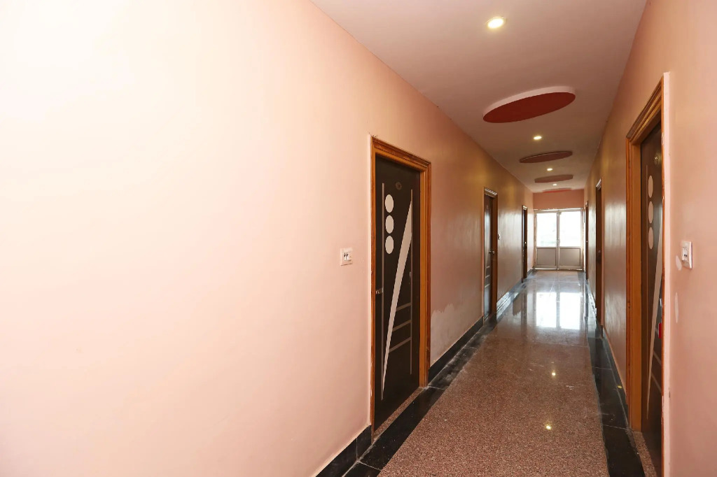 OYO 19696 Hotel Rbk Palace And Restaurant