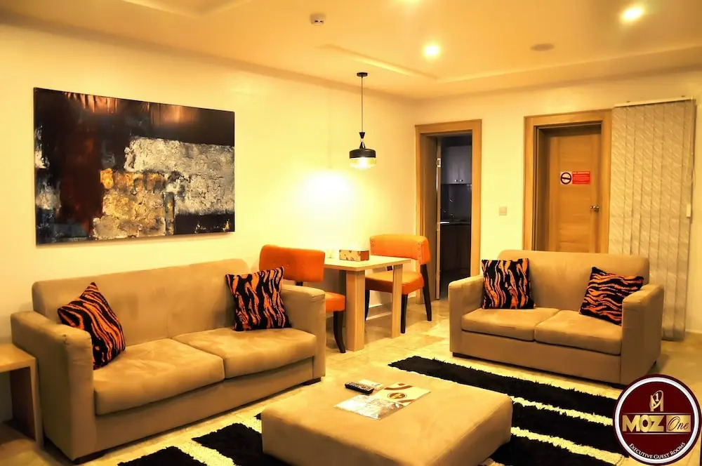 Moz One Executive Guest Rooms Hombori
