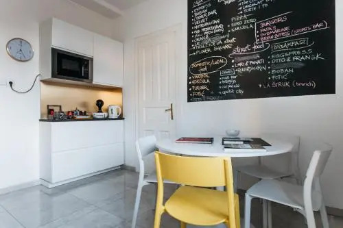 Bond Apartment