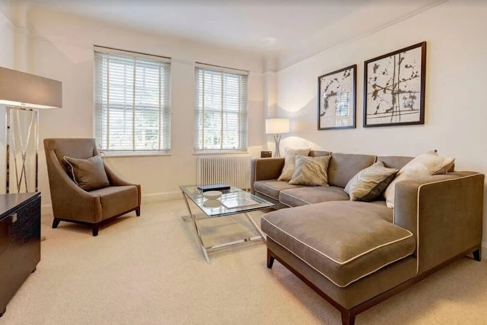 Two Bed Flat in Fashionable Chelsea