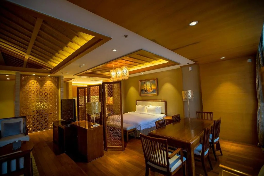 Grand Metropark Hotel Violet Swan