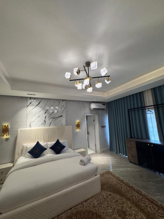 Sujimoto Residences Precious