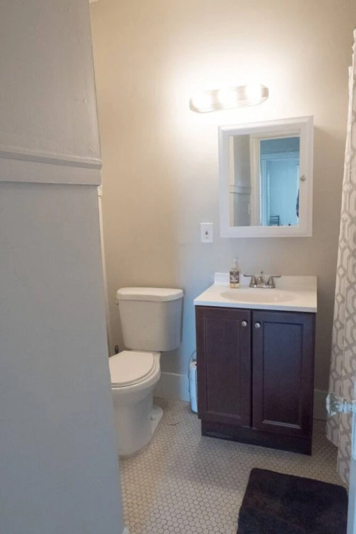 Lively 1 Bedroom Apt Near Lake