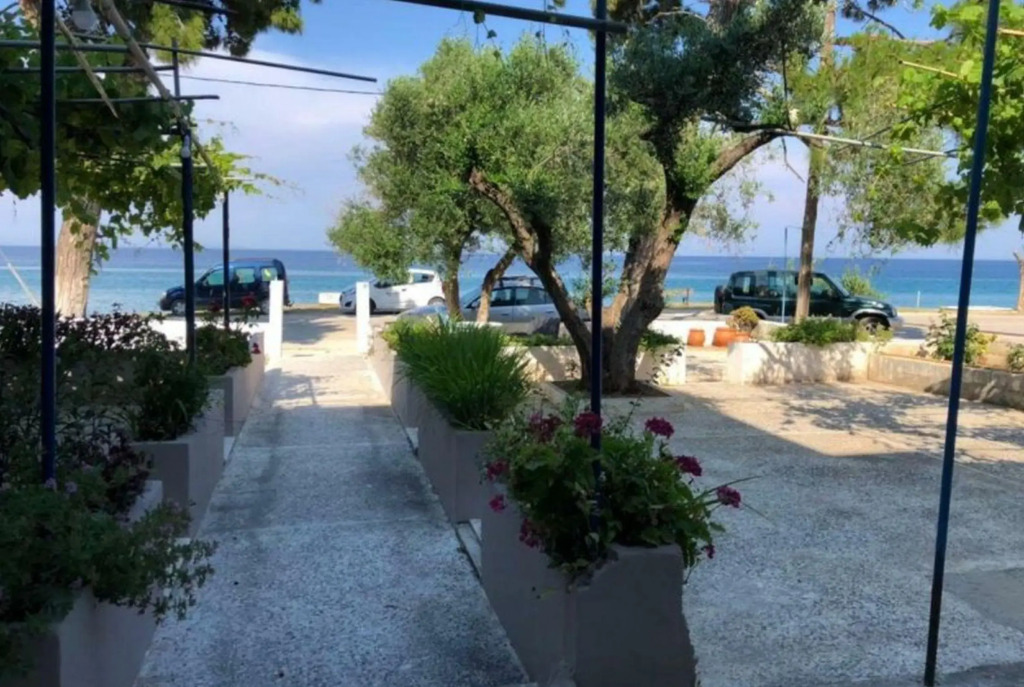 Akrogiali Studios