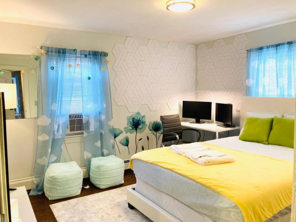 Entire House W/BR, Full Bathroom, Living Room, Kitchen
