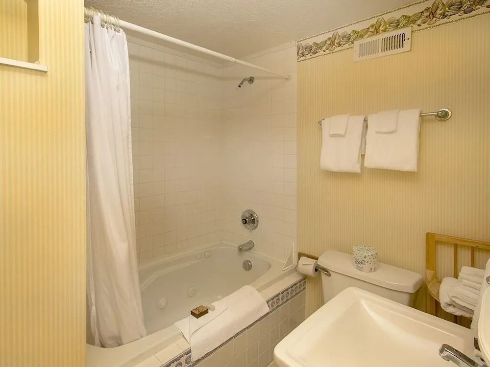 Oceanview Manor 6 Bedroom Home